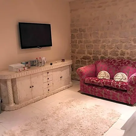 Poppy's Retreat