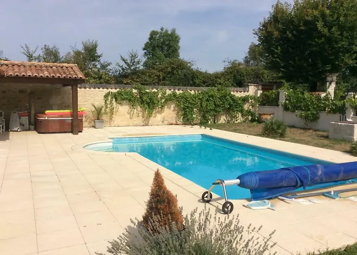 Poppy's Retreat Dom wakacyjny Bréville